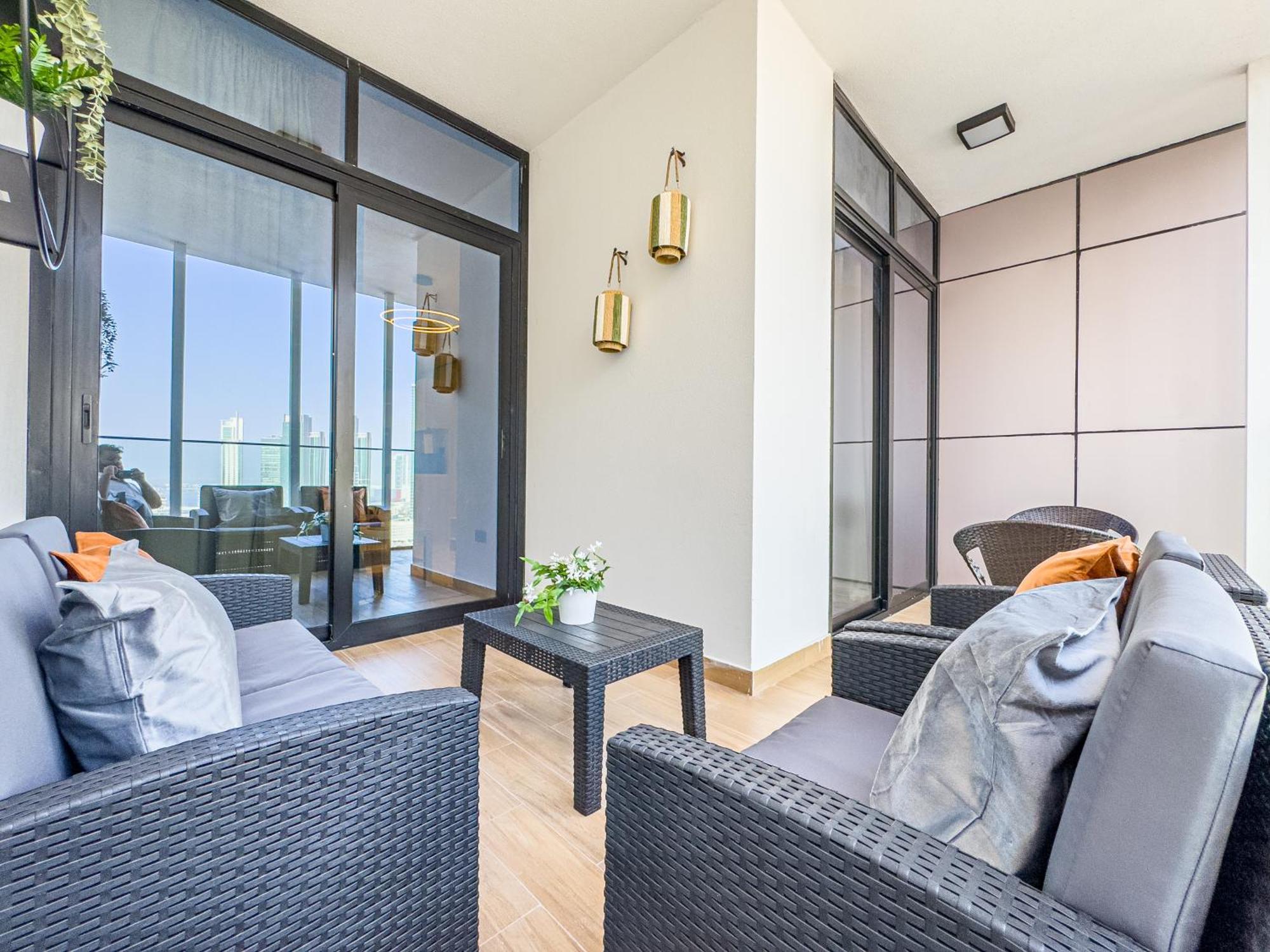 Sleek & Modern 1bdr - Huge Balcony - 3 Min Walk To Adgm - Cleveland - Galleria - Upgraded Apartment