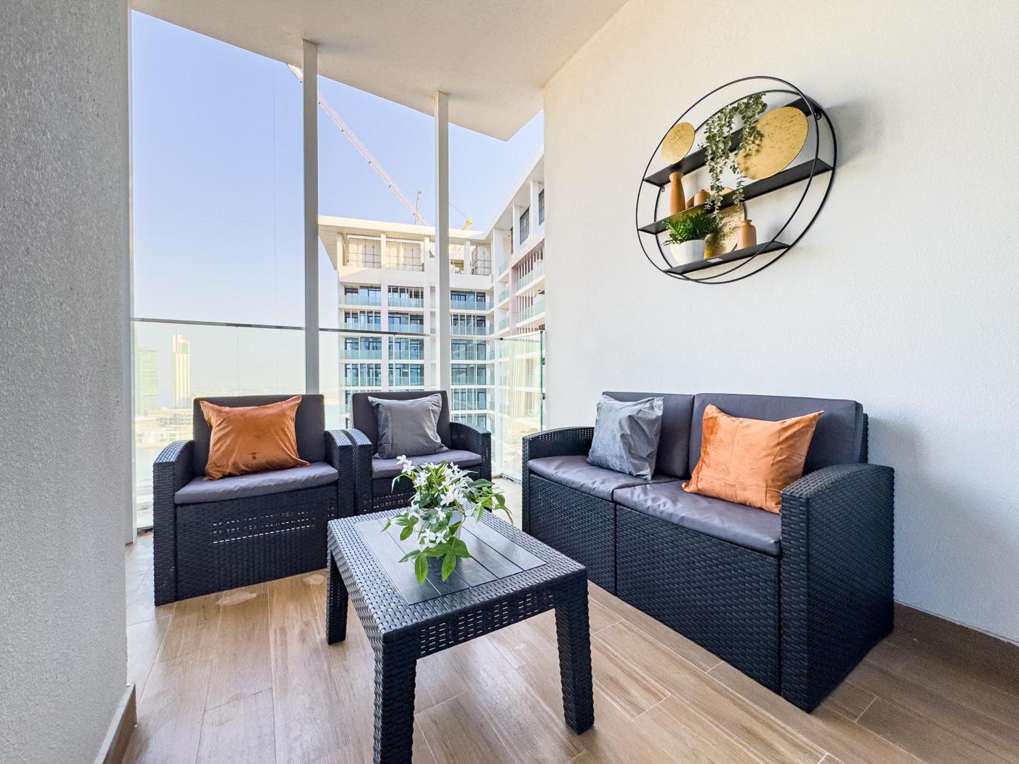 Sleek & Modern 1bdr - Huge Balcony - 3 Min Walk To Adgm - Cleveland - Galleria - Upgraded